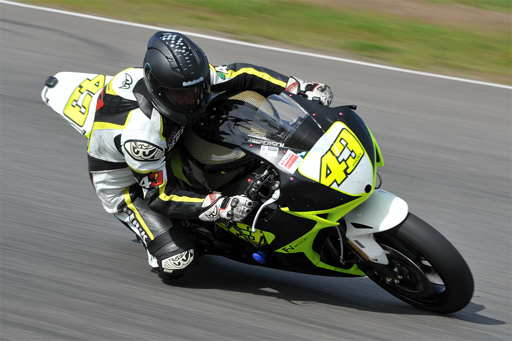 Jan Jespersen var hurtigste mand og vandt begge løb for SuperBike- og SuperStock 1000-klasserne
(Foto: Morten Alstrup)
